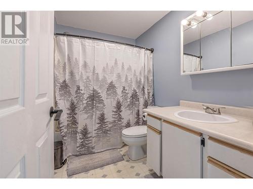 4202 Alexis Park Drive Unit# 215, Vernon, BC - Indoor Photo Showing Bathroom