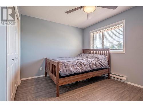 4202 Alexis Park Drive Unit# 215, Vernon, BC - Indoor Photo Showing Bedroom