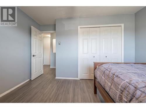 4202 Alexis Park Drive Unit# 215, Vernon, BC - Indoor Photo Showing Bedroom