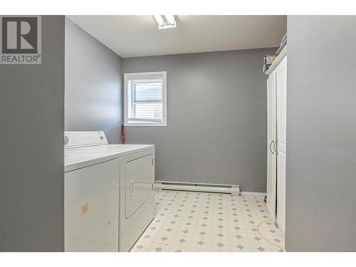 4202 Alexis Park Drive Unit# 215, Vernon, BC - Indoor Photo Showing Laundry Room