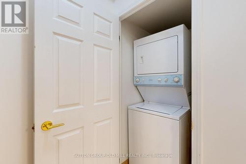 211 - 5500 Yonge Street, Toronto, ON - Indoor Photo Showing Laundry Room