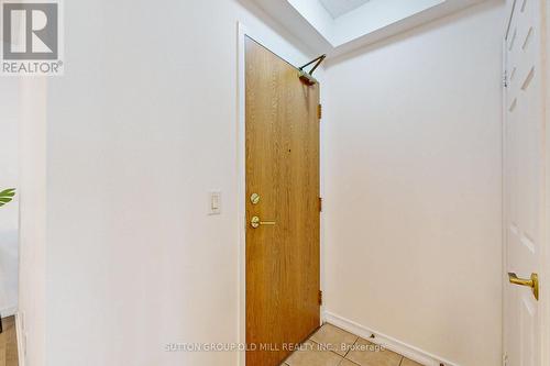 211 - 5500 Yonge Street, Toronto, ON - Indoor Photo Showing Other Room