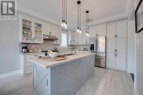 1323 Butler Street, Innisfil (Alcona), ON - Indoor Photo Showing Kitchen With Upgraded Kitchen