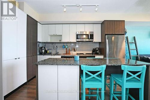 1906 - 9 Valhalla Inn Road, Toronto (Islington-City Centre West), ON - Indoor Photo Showing Kitchen With Stainless Steel Kitchen With Upgraded Kitchen