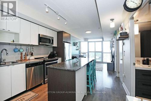 1906 - 9 Valhalla Inn Road, Toronto (Islington-City Centre West), ON - Indoor Photo Showing Kitchen With Stainless Steel Kitchen With Upgraded Kitchen