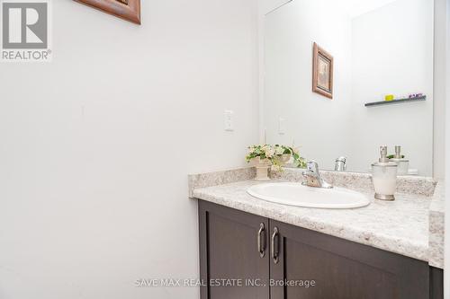 16 Action Drive, Brampton (Northwest Brampton), ON - Indoor Photo Showing Bathroom