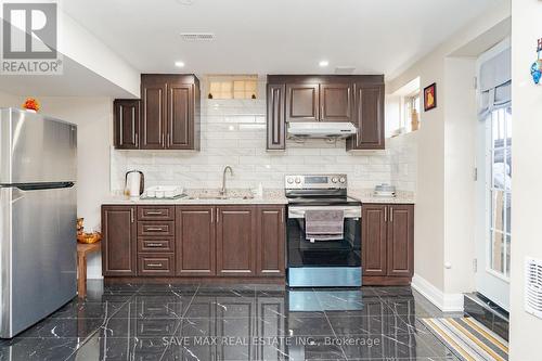 16 Action Drive, Brampton (Northwest Brampton), ON - Indoor Photo Showing Kitchen With Upgraded Kitchen