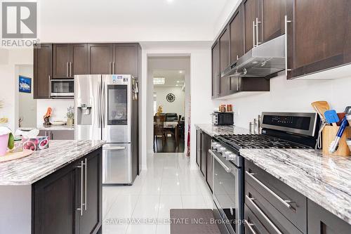 16 Action Drive, Brampton (Northwest Brampton), ON - Indoor Photo Showing Kitchen With Upgraded Kitchen