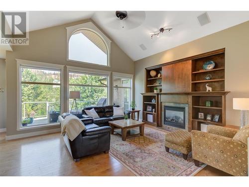 1173 Peak Point Drive, West Kelowna, BC - Indoor Photo Showing Living Room With Fireplace