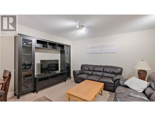 600 Boynton Place Unit# 38, Kelowna, BC - Indoor Photo Showing Living Room