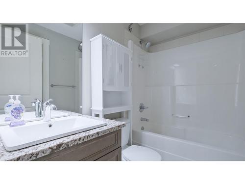 600 Boynton Place Unit# 38, Kelowna, BC - Indoor Photo Showing Bathroom