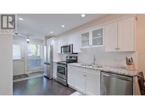 600 Boynton Place Unit# 38, Kelowna, BC - Indoor Photo Showing Kitchen With Stainless Steel Kitchen With Upgraded Kitchen