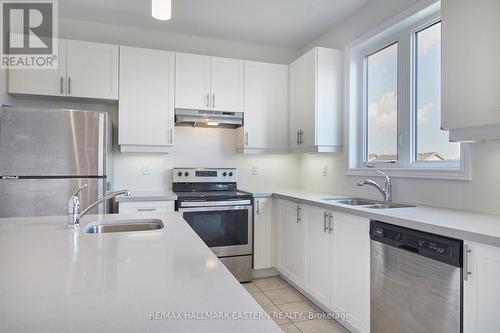 49 Northhill Avenue, Cavan Monaghan (Millbrook), ON - Indoor Photo Showing Kitchen With Double Sink With Upgraded Kitchen