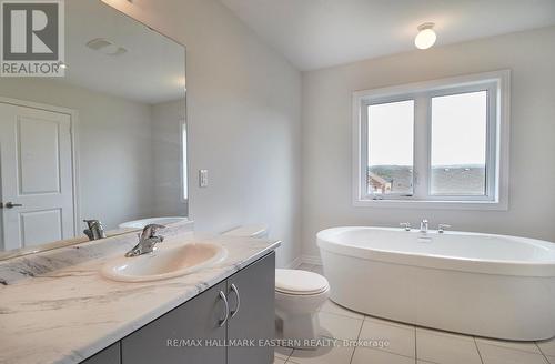 49 Northhill Avenue, Cavan Monaghan (Millbrook), ON - Indoor Photo Showing Bathroom