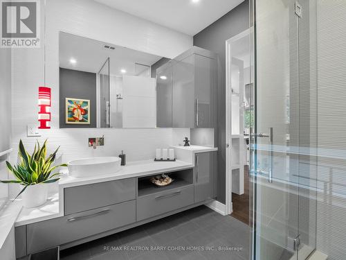 16 Viamede Crescent, Toronto (Bayview Village), ON - Indoor Photo Showing Bathroom