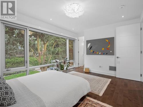 16 Viamede Crescent, Toronto (Bayview Village), ON - Indoor Photo Showing Bedroom