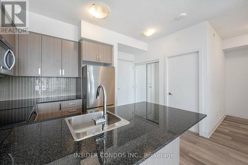 417 - 1603 Eglinton Avenue W, Toronto (Oakwood Village), ON - Indoor Photo Showing Kitchen