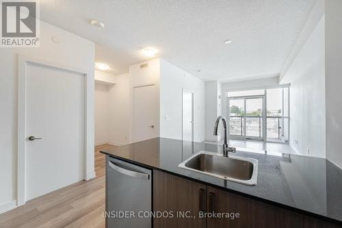 417 - 1603 Eglinton Avenue W, Toronto (Oakwood Village), ON - Indoor Photo Showing Kitchen