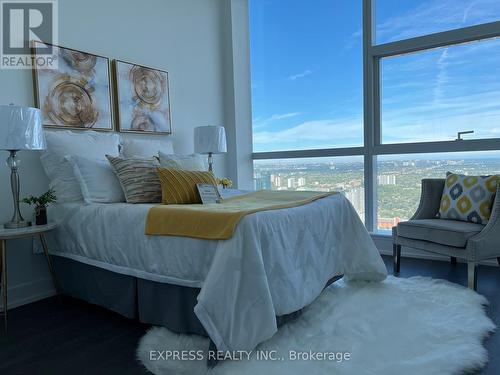 6411 - 7 Grenville Street, Toronto, ON - Indoor Photo Showing Bedroom