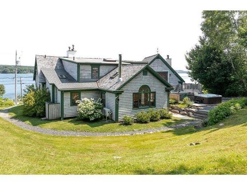 970 Main Street, Mahone Bay, NS 