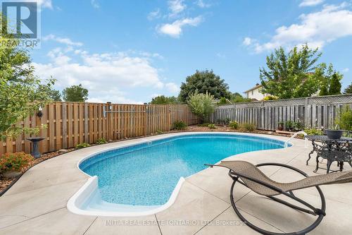 117 Erica Crescent, London, ON - Outdoor With In Ground Pool With Backyard