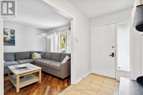 117 Erica Crescent, London, ON - Indoor Photo Showing Living Room