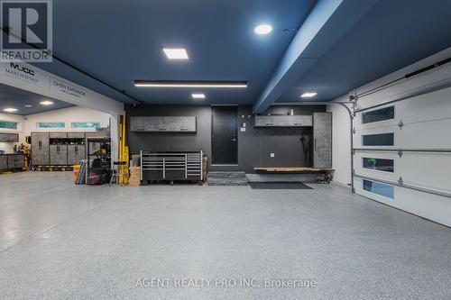 Garage With mud room prep area - 45 Blackburn Crescent, Middlesex Centre (Kilworth), ON - Indoor Photo Showing Garage