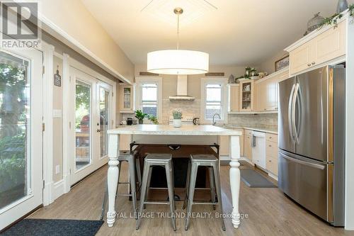 1244 Talbot Street, St. Thomas, ON - Indoor Photo Showing Kitchen