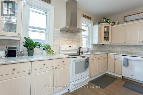 1244 Talbot Street, St. Thomas, ON - Indoor Photo Showing Kitchen With Double Sink