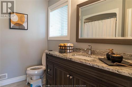 1231 Eastlawn, Windsor, ON - Indoor Photo Showing Bathroom