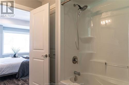 1231 Eastlawn, Windsor, ON - Indoor Photo Showing Bathroom