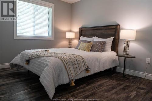 1231 Eastlawn, Windsor, ON - Indoor Photo Showing Bedroom