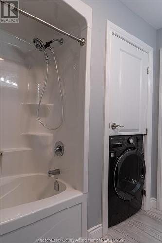 1231 Eastlawn, Windsor, ON - Indoor Photo Showing Laundry Room