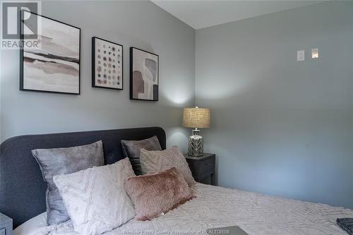 1231 Eastlawn, Windsor, ON - Indoor Photo Showing Bedroom