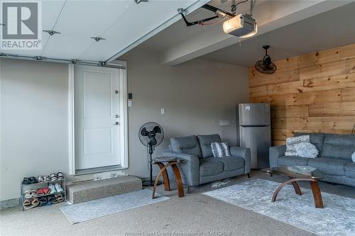 1231 Eastlawn, Windsor, ON - Indoor Photo Showing Living Room