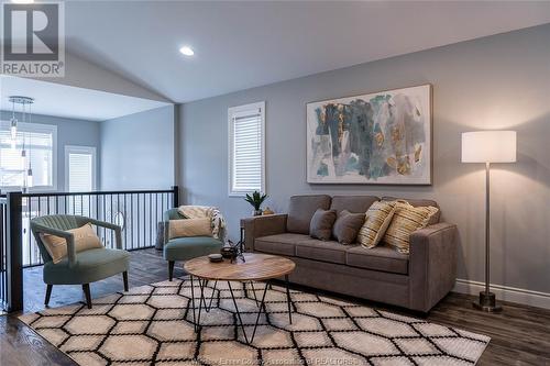 1231 Eastlawn, Windsor, ON - Indoor Photo Showing Living Room