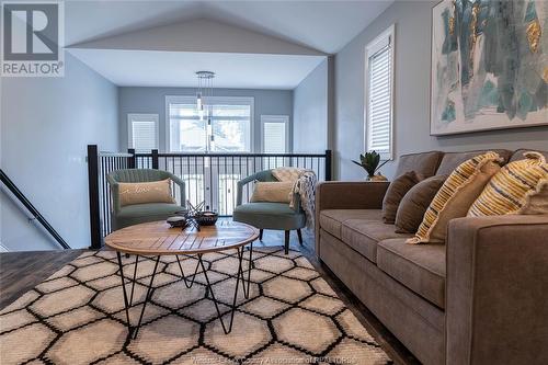 1231 Eastlawn, Windsor, ON - Indoor Photo Showing Living Room