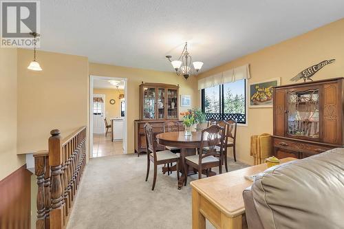 655 Barnaby Road, Kelowna, BC - Indoor Photo Showing Dining Room