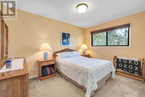 655 Barnaby Road, Kelowna, BC - Indoor Photo Showing Bedroom