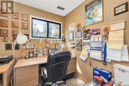 655 Barnaby Road, Kelowna, BC - Indoor Photo Showing Other Room