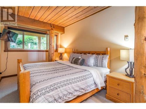 7470 Porcupine Road Unit# 608, Kelowna, BC - Indoor Photo Showing Bedroom