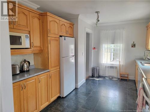 2080 Vallee Lourdes, Bathurst, NB - Indoor Photo Showing Kitchen