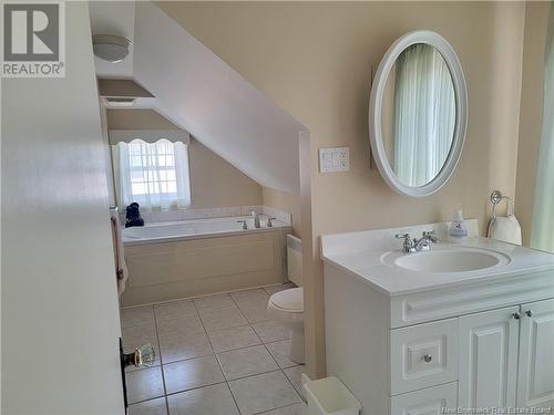 2080 Vallee Lourdes, Bathurst, NB - Indoor Photo Showing Bathroom