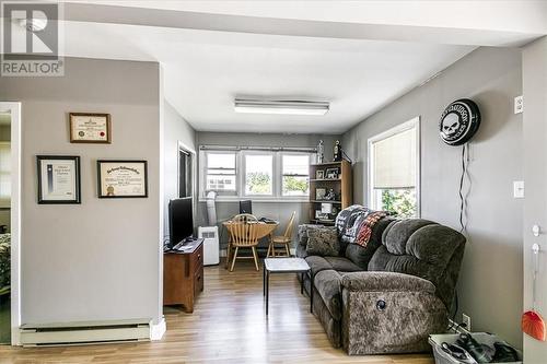 307 Albert Street, Espanola, ON - Indoor Photo Showing Living Room