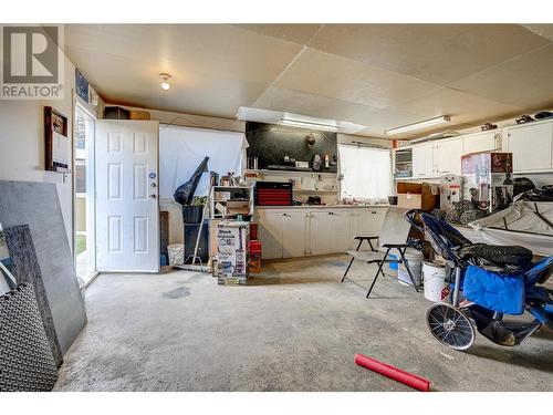 676 Ellis Street, Penticton, BC - Indoor Photo Showing Garage