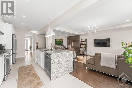 191 Equitation Circle, Ottawa, ON - Indoor Photo Showing Kitchen With Upgraded Kitchen