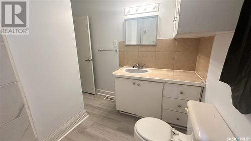 875 Retallack Street, Regina, SK - Indoor Photo Showing Bathroom