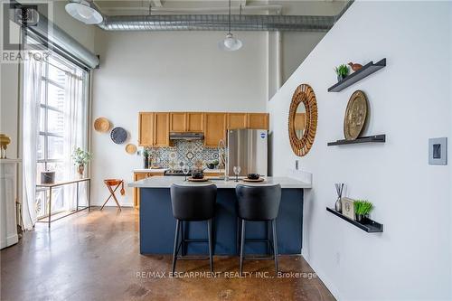 401 - 11 Rebecca Street, Hamilton (Beasley), ON - Indoor Photo Showing Kitchen