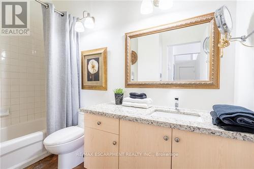 401 - 11 Rebecca Street, Hamilton, ON - Indoor Photo Showing Bathroom