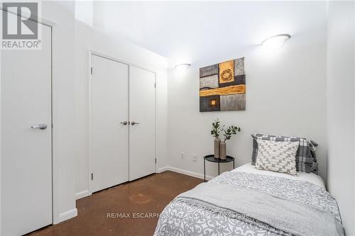 401 - 11 Rebecca Street, Hamilton (Beasley), ON - Indoor Photo Showing Bedroom